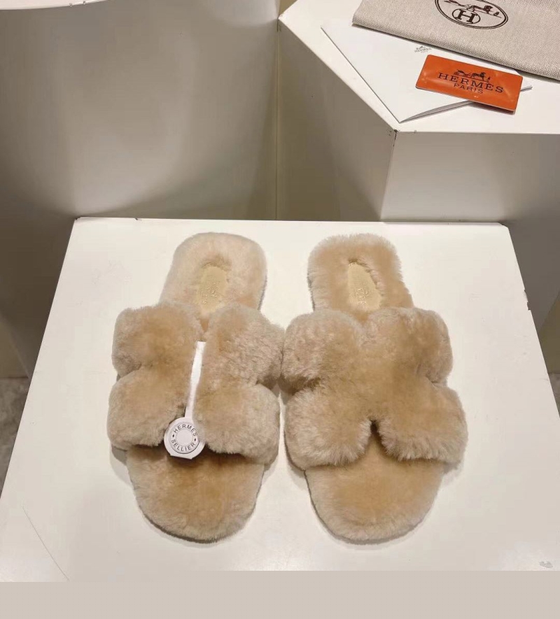 H**mes slippers